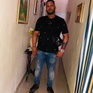 Meet your Posher, Christopher